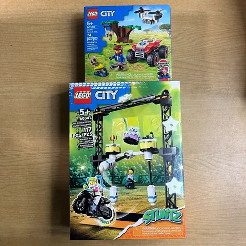 LEGO CITY: The Knockdown Stuntz Challenge & Wildlife rescue lot New