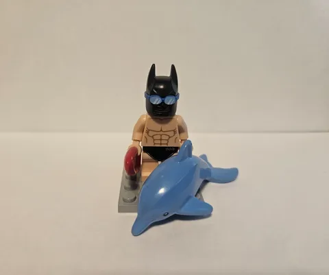LEGO BATMAN MINIFIGURE - SWIMSUIT BATMAN WITH DOLPHIN -  Set 71020