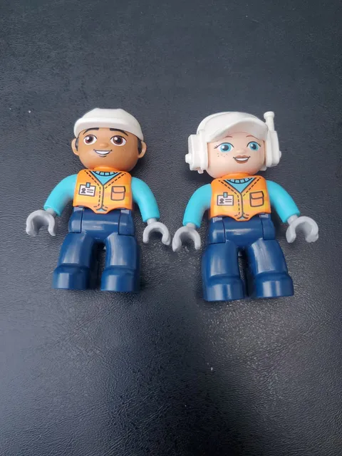 Lego Duplo Figures Lot Of 2 People Construction Workers Matching Set 