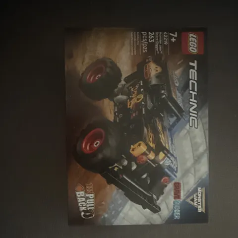 LEGO Technic: Monster Jam Grave Digger (42219)