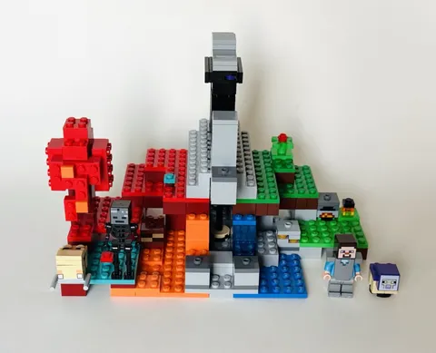 LEGO Minecraft: The Ruined Portal (21172)
