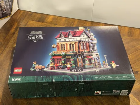 LEGO 10350 Icons Modular Buildings Collection Tudor Corner Brand New Sealed