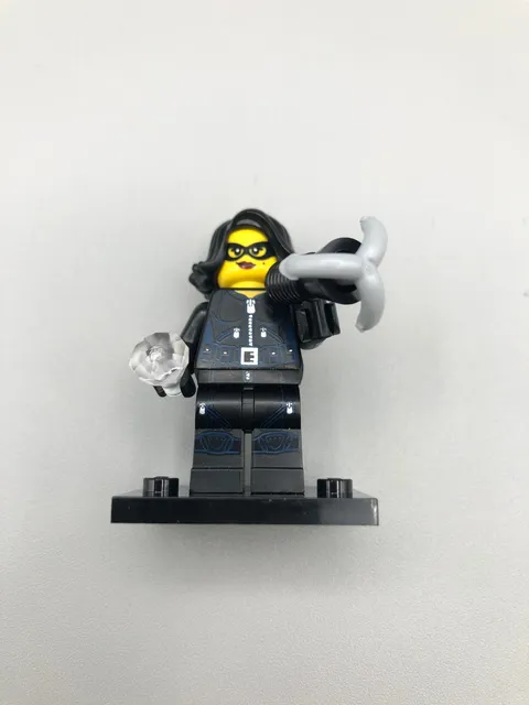 Lego Minifigure Series 15 Jewel Thief Cat Burglar