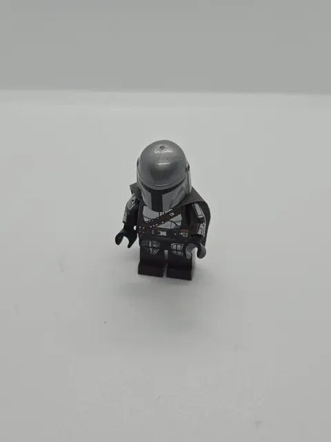 Lego The Mandalorian Minifigure Din Djarin Mando w/ Cape