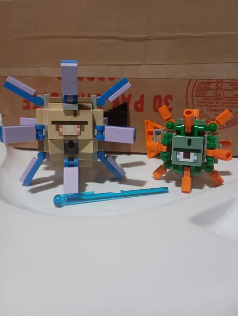 LEGO Minecraft: Elder Guardian & Guardian Figures 21180 The Guardian Battle