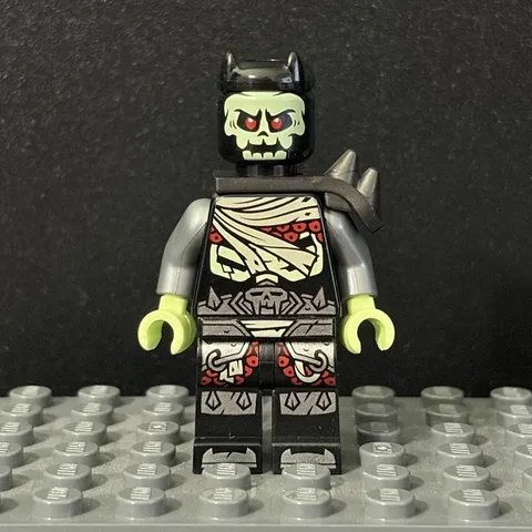 LEGO NINJAGO Bone Warrior Dragons Rising S1