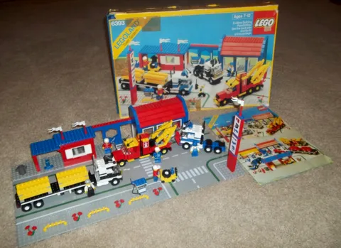 LEGO Town 6393 Big Rig Truck Stop 100% Complete W/Box & Instructions 2 Sub parts