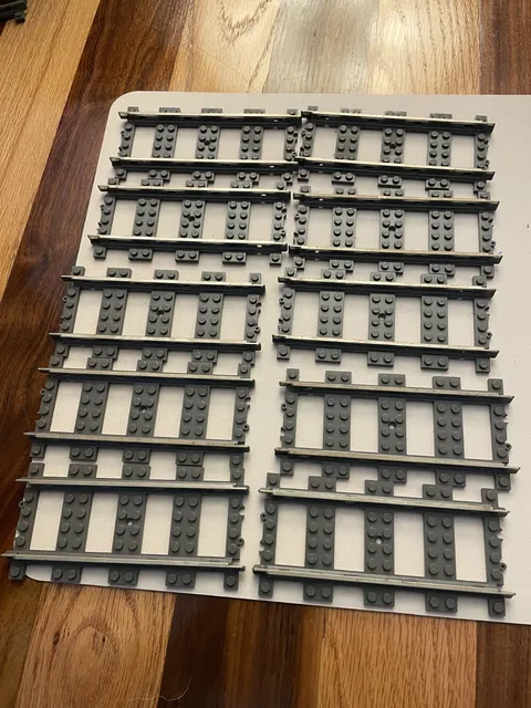 LEGO 9V Train 20 Straight  Pieces of Track (4515) PLEASE READ