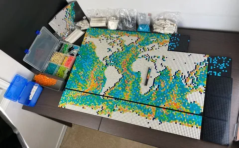 LEGO World Map 31203 Box Nearly Complete missing 2 black base plates 6302092 x2