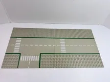 Lego Baseplates Straight and T intersection from Main street 10041 (2003)
