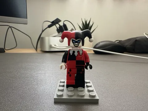 LEGO BATMAN 7886 - HARLEY QUINN -(bat026) MINIFIGURE 2008