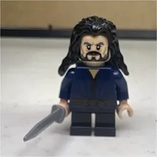 LEGO Minifigure Thorin Oakenshield; w/Black Hair, Dark Blue Outfit & Gray Dagger