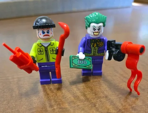 Lego Minifigure Lot - The Joker & Goon Henchman - DC Superheros Villans 6863