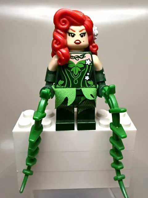 LEGO Poison Ivy Minifigure with Green Vine Plant Accessories