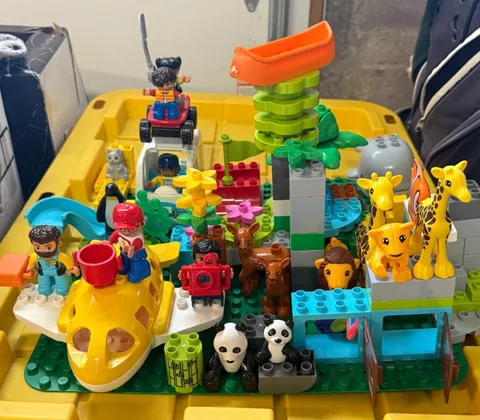 118 Pieces Lego Duplo World Animals People Vehicles 10907 Mostly Complete