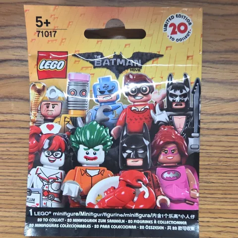 LEGO MINIFIGURES The LEGO Batman Movie 71017 Minifigure, Foil Pack, Mystery Bag