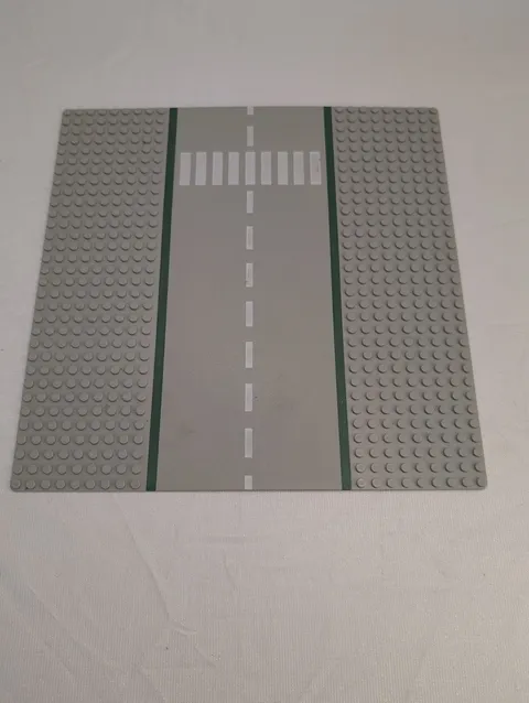 LEGO Vintage Gray 10x10 32x32 Baseplate Airport Runway Roadway