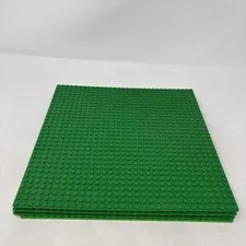 LEGO 32x32 Baseplate Lot Of 4 Green Base Plates 10" x 10" Grass Land