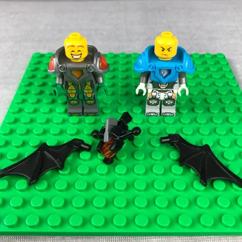 LEGO NEXO KNIGHTS Minifigure Accessory Lot Ultimate Aaron Robin Crossbow Wings