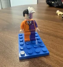 LEGO Batman Two-Face Minifigure Orange/Purple Suit Plastic (SH0007)