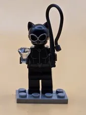 LEGO® DC Super Heroes Catwoman with Red Goggles Minifigure Batman 76122