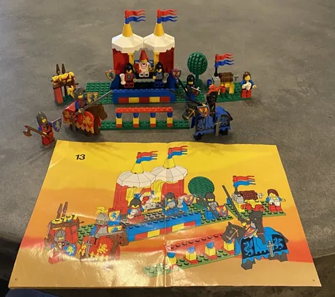 Vintage LEGO Castle: Knight's Challenge (6060) COMPLETE w/Manual --RARE