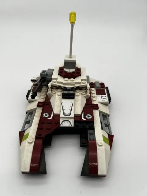 LEGO Star Wars Clone Wars 8018 Armored Assault Tank (AAT) 407pc Incomplete
