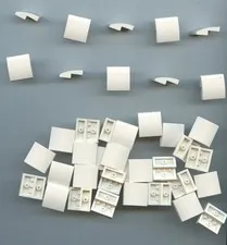 LEGO x 40 White Slope, Curved 2 x 2 x 2/3 15068