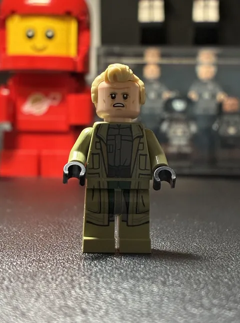 LEGO Star Wars Minifigure - Luthen Rael From Set 75338 Ambush On Ferrix.