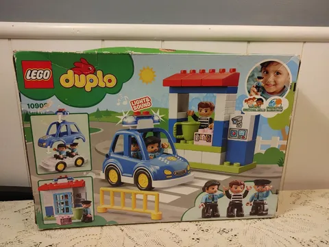 LEGO Duplo Town Police Station 10902 Read Damaged Box