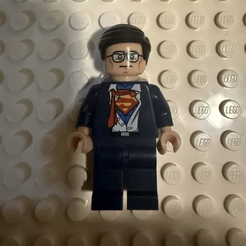 LEGO DC Clark Kent, Glasses & Black Hair Minifigure sh0083