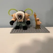 LEGO Bane figure and Mutant Leader 70914