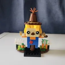 LEGO BRICKHEADZ: Thanksgiving Scarecrow (40352) Retired, No Box, No Instructions