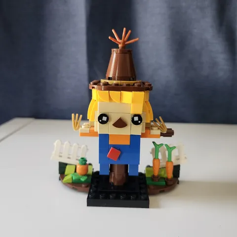 LEGO BRICKHEADZ: Thanksgiving Scarecrow (40352) Retired, No Box, No Instructions