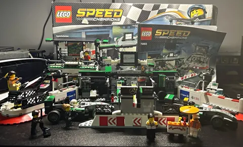 LEGO Speed Champions Mercedes-AMG Petronas Formula One Team 75883 941 pcs