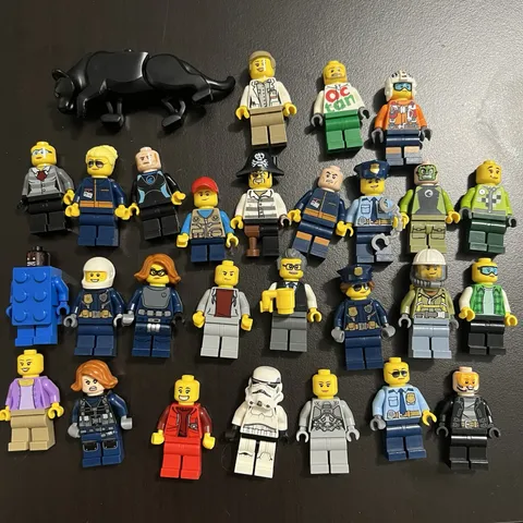 LEGO Minifigure Lot of 28 Mixed Figures Animal - Mini Figs