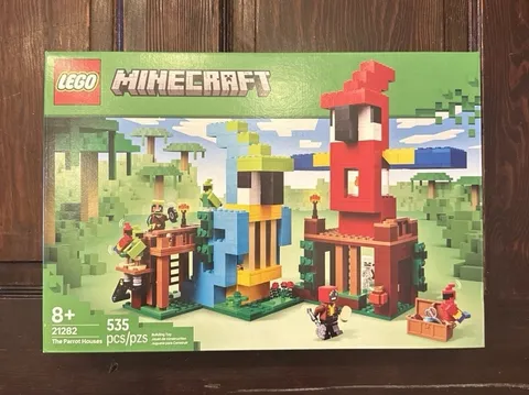 New LEGO Minecraft: The Parrot Houses Set #21282 Skeleton Jungle Ranger 535 pcs 
