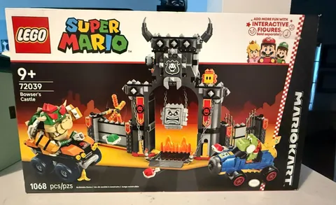NEW LEGO Super Mario - Mario Kart Bowser's Castle 72039, NIB Never Opened