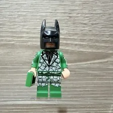 LEGO Dollar Bill Tuxedo Batman Minifigure- Bricktober 2017- Toys R Us Exclusive