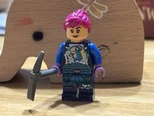 LEGO Fortnite Brite Bomber Minifigure Battle Bus 77073 