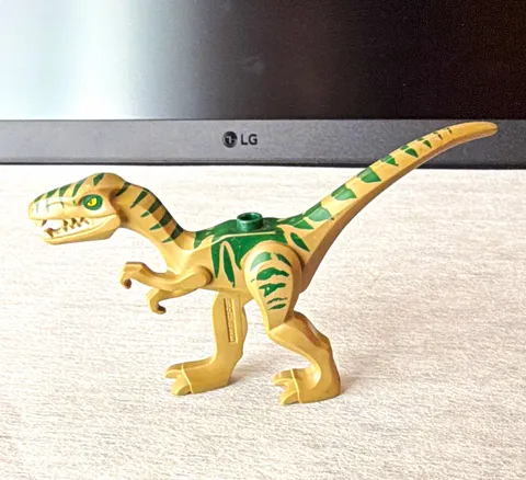 LEGO JURASSIC WORLD Dinosaur Coelophysis Galliminus Dark Green Stripe Minifigure