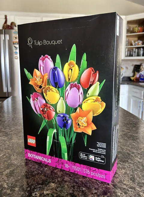 LEGO Botanicals Tulip Boquet Set #11501 Never Opened
