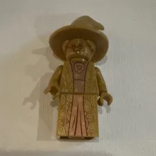 LEGO LEGO Shop 20 Years Anniversary Minifigure Tan Wizard Hat Gold Torso