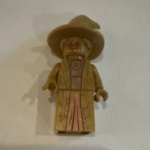 LEGO LEGO Shop 20 Years Anniversary Minifigure Tan Wizard Hat Gold Torso