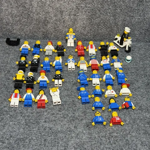 Vintage 1980 - 1990's Lot of 40!! LEGO Minifigures +  Accessories, Parts - Rare