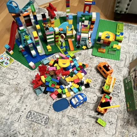 LEGO DUPLO Working Train Lot Mixed Pieces - Motor Engine + 10882 Tracks +8 Base