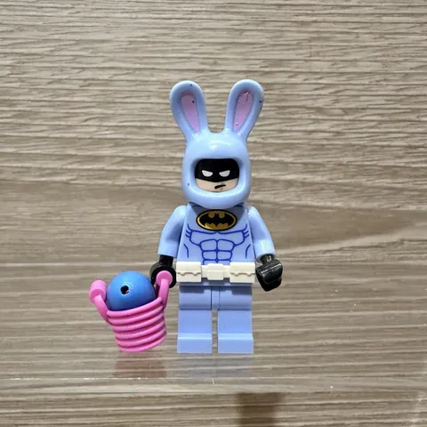 LEGO Batman Movie Easter Bunny Minifigure Bricktober Toys R Us Exclusive 5004939