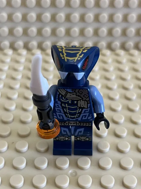 Lego Ninjago Mezmo Legacy Minifigure Rise of the Snakes Ultrasonic Raider RARE