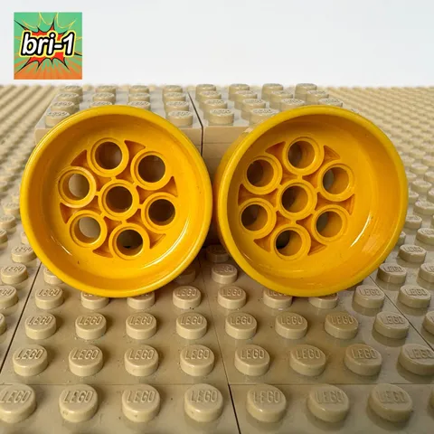 LEGO Star Wars, Clone Wars: 2x Yellow Wheels 31mm x 15mm, 60208, 8037, 2009