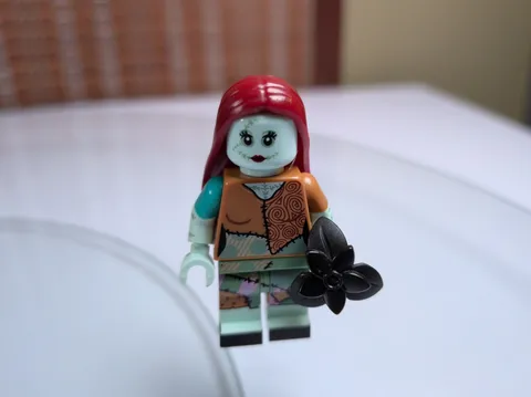 LEGO DISNEY Series 2 Collectible Minifigures 71024 - Sally 